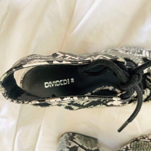 Divided H&M Snakeskin Print Vegan Sandals - Picture 14 of 16
